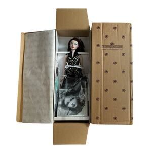 Ashton Drake Gene Marshall “Spotted in the Park" Dressed FAO Schwarz Doll NRFB